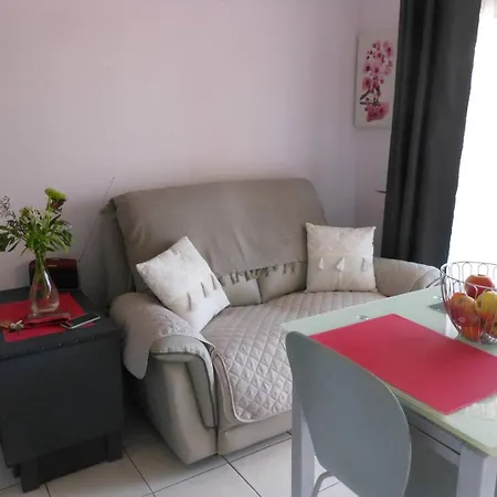 Appt 3 Pieces 28m2 + Loggia 8m2 Ref 4046 Appartement *