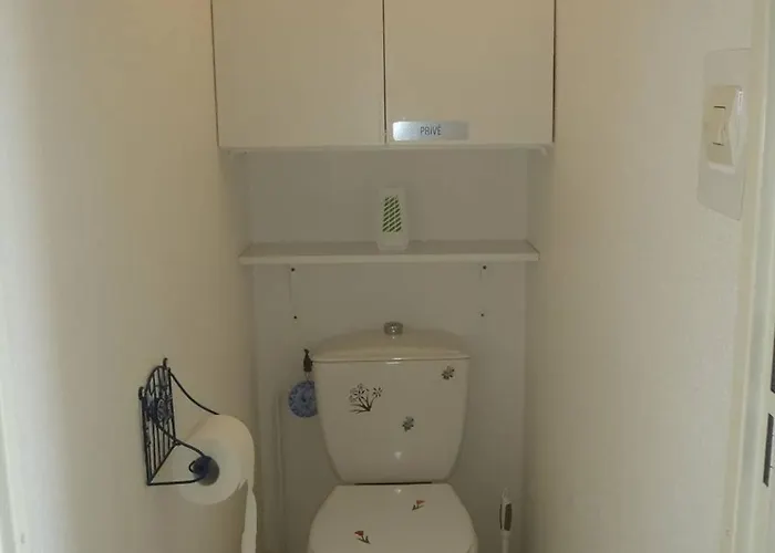 Appartement Appt 3 Pieces 28m2 + Loggia 8m2 Ref 4046 Le Castellas