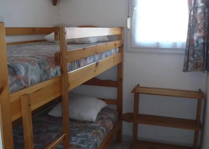 Appartement Appt 3 Pieces 28m2 + Loggia 8m2 Ref 4046 *