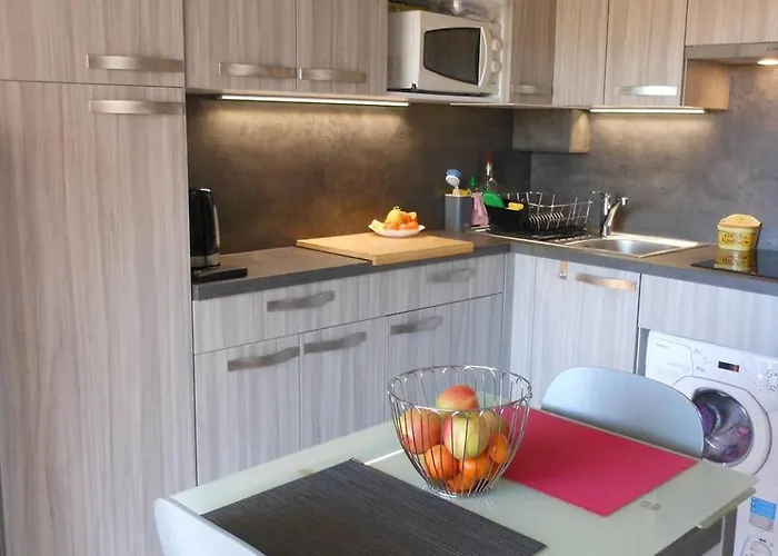 Appt 3 Pieces 28m2 + Loggia 8m2 Ref 4046